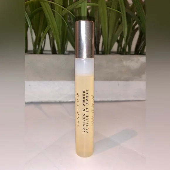 Sand + Fog Vanilla & Amber Rollerball Oil - Picture 1 of 2